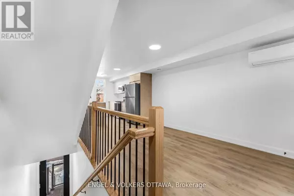 Ottawa, ON K1S3Y5,2 MONK ST #3