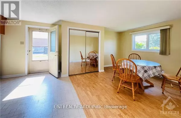 Russell, ON K0A1W0,127B CENTENAIRE AVENUE