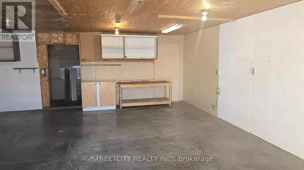 London East (east H), ON N5W4R8,244 VANCOUVER STREET