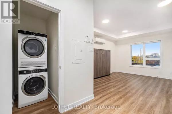 Ottawa, ON K1Z5E8,630 Churchill AVE North #302