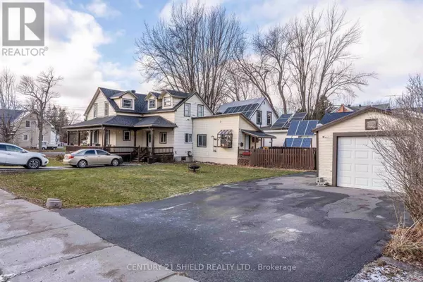 South Glengarry, ON K0C1N0,29 OAK STREET