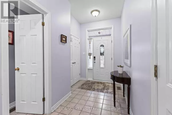 Ottawa, ON K1V1K6,21 KIMBERWICK CRESCENT