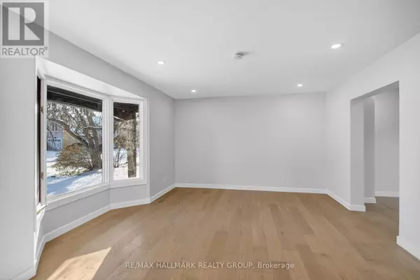 Ottawa, ON K2L2K3,15 SCHARF LANE