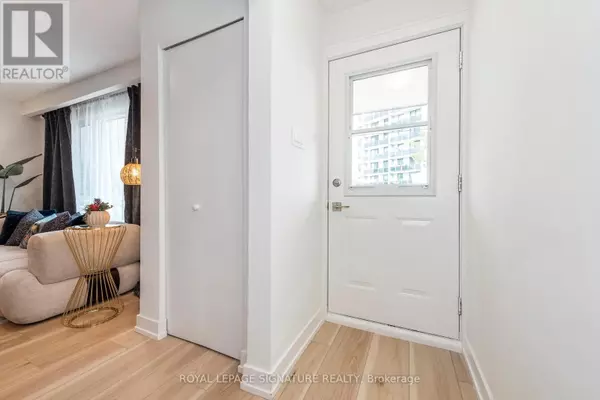 Hamilton (riverdale), ON L8E1G4,60-62 DELAWANA DRIVE