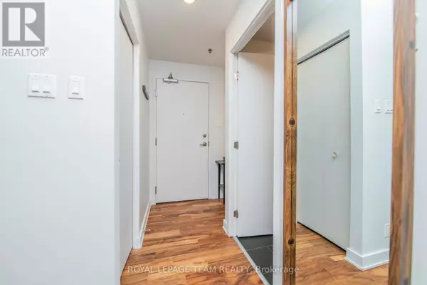 Ottawa, ON K2P1A9,360 Mcleod ST #306