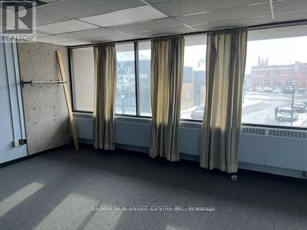 Cambridge, ON N1R1V7,76 Main ST #Upper