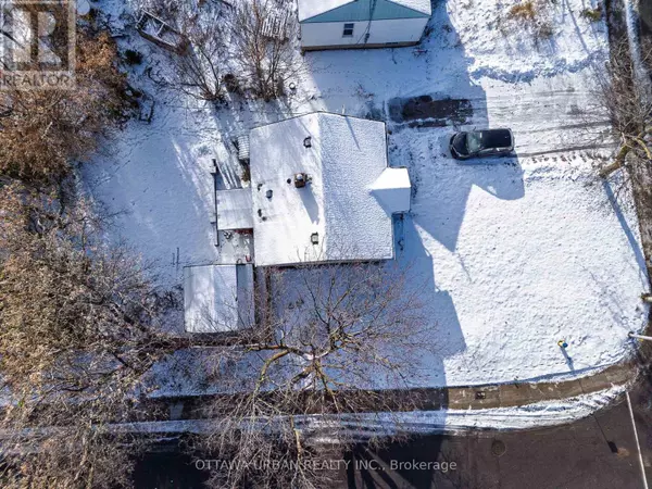 951 MERIVALE ROAD, Ottawa, ON K1Z6A3