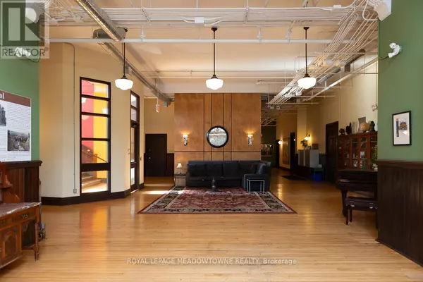 Hamilton (stinson), ON L8N4J5,200 Stinson ST #213