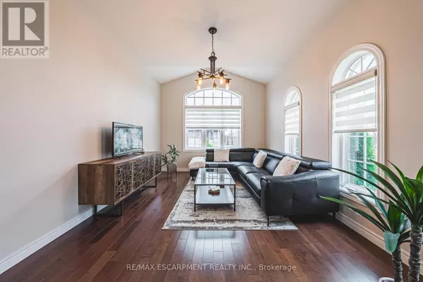 Hamilton, ON L9A2X3,96 HIDDEN RIDGE CRESCENT