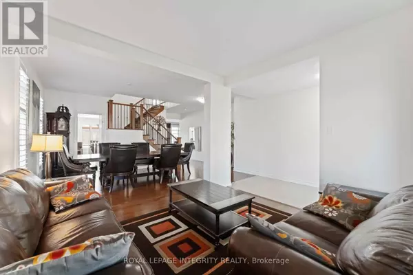 Ottawa, ON K2J0E3,561 EGRET WAY