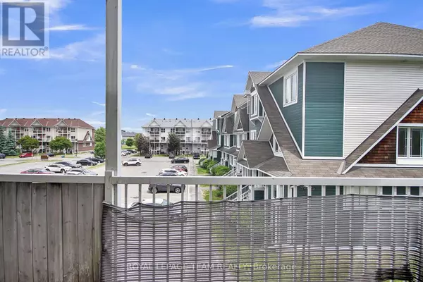 Ottawa, ON K2M3A8,414 Hillsboro Private North #16