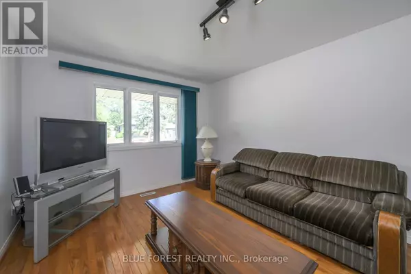 London South (south R), ON N6C3A5,547 CRESTON AVENUE