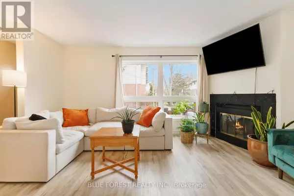 London South (south R), ON N6C5T2,35 WATERMAN AVE #6