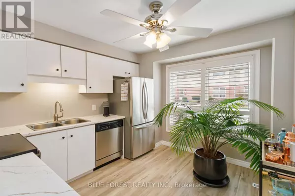 London South (south R), ON N6C5T2,35 WATERMAN AVE #6