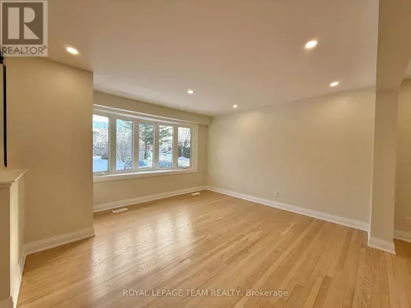 Ottawa, ON K2C0J3,973 EIFFEL AVENUE