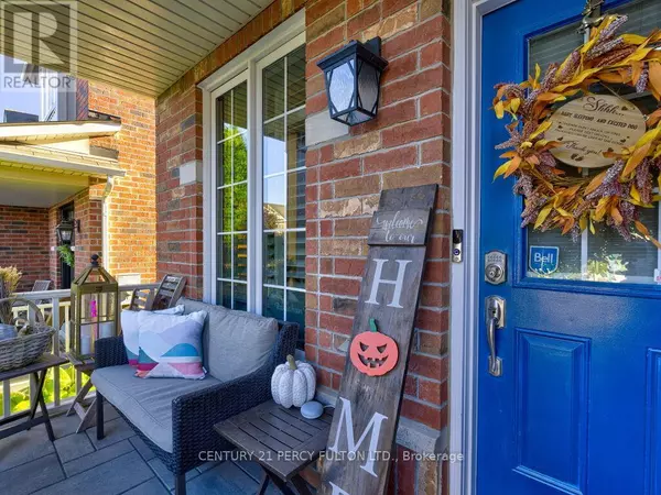 Hamilton (waterdown), ON L8B0T3,61 BOUSFIELD RISE