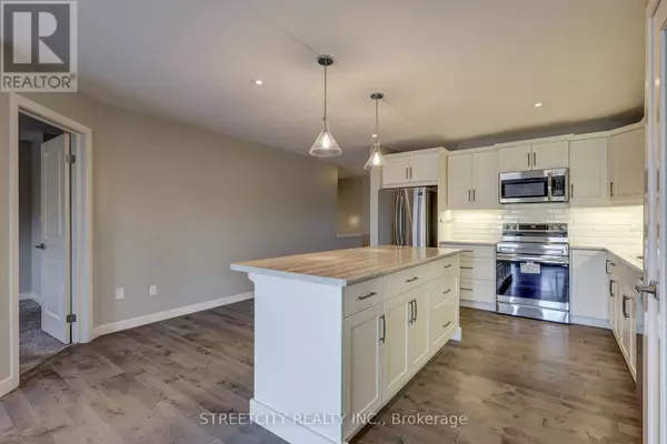 St. Thomas, ON N5R0H1,6 ARBOR TRAIL