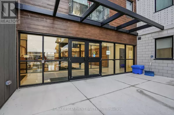 Niagara Falls (brown), ON L2H3W6,7549A KALAR RD #412