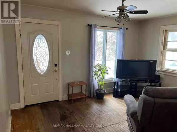 Ottawa, ON K2B6Z2,2821 HAUGHTON AVENUE