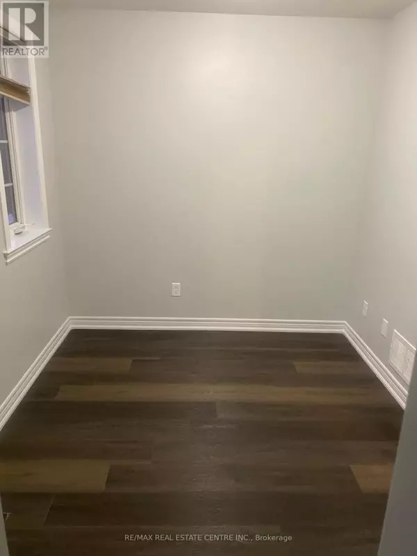 Hamilton (binbrook), ON L0R1C0,222 Fall Fair WAY North #56