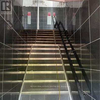 Niagara Falls (dorchester), ON L2G5Z8,5900 Main ST #1