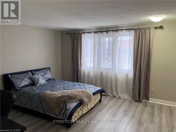 London North (north G), ON N5X3W5,70 SUNNYSIDE DR #51