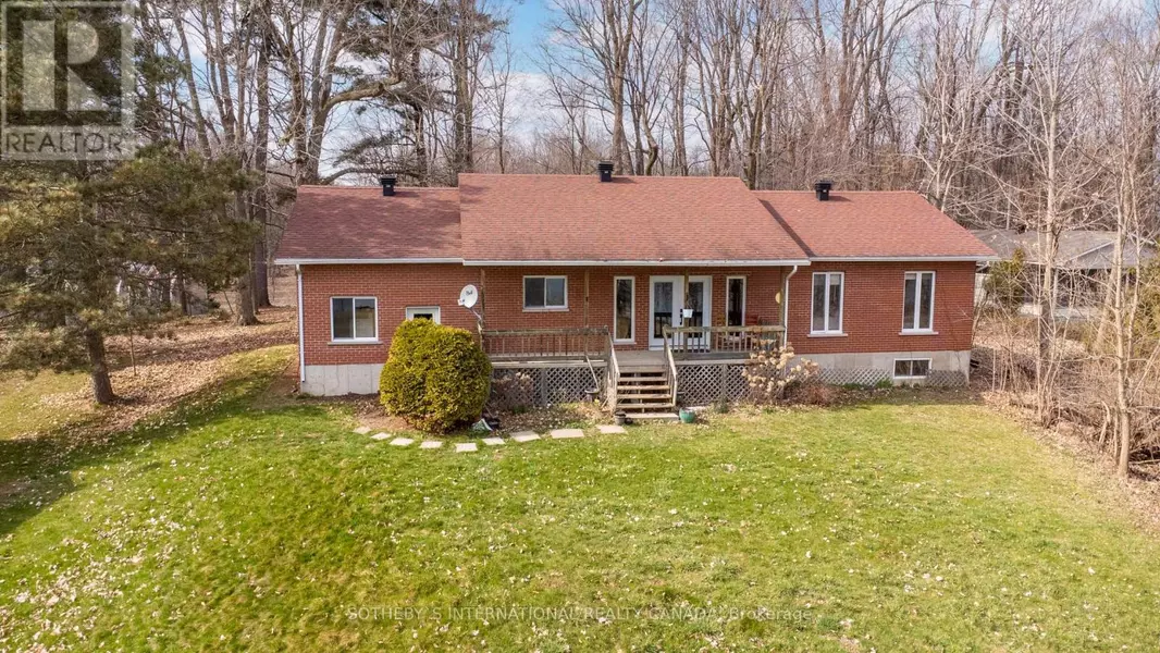 20820 SOUTH SERVICE ROAD, South Glengarry, ON K0C1N0