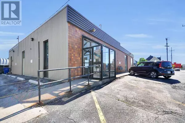 Sarnia, ON N7T5X5,120 Vidal ST North #2