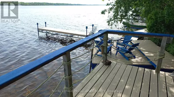 Prince Edward County (hillier), ON K0K1T0,430 LAKESIDE DRIVE