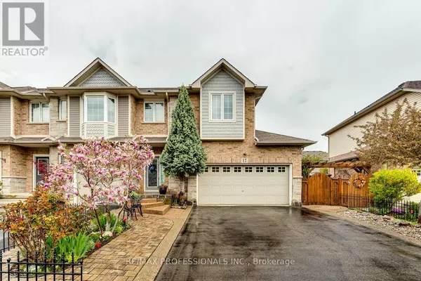 17 PALACEBEACH TRAIL, Hamilton (stoney Creek), ON L8E0B9