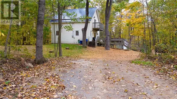 1035 COZY RIDGE LANE, South Frontenac (frontenac South), ON K0H1W0