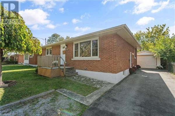 7488 WANLESS STREET, Niagara Falls (213 - Ascot), ON L2H1C9