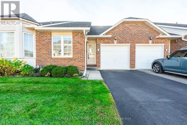 222 Fellowes CRES #11, Hamilton (waterdown), ON L8B0R1