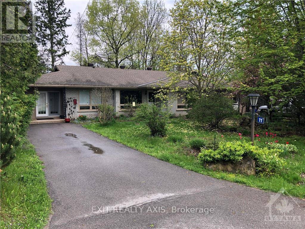 11 & 13 BAYVIEW CRESCENT, Smiths Falls, ON K7A5B8