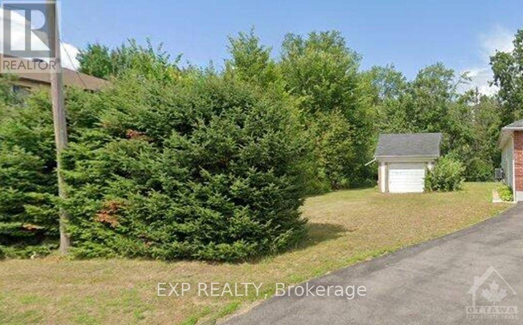 1391 MCMAHON AVENUE, Ottawa, ON K1T1C2
