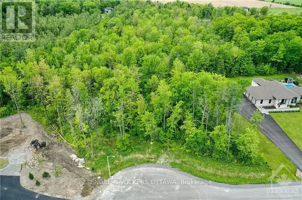 Ottawa, ON K2W0E7,212 TERBOL CT #21
