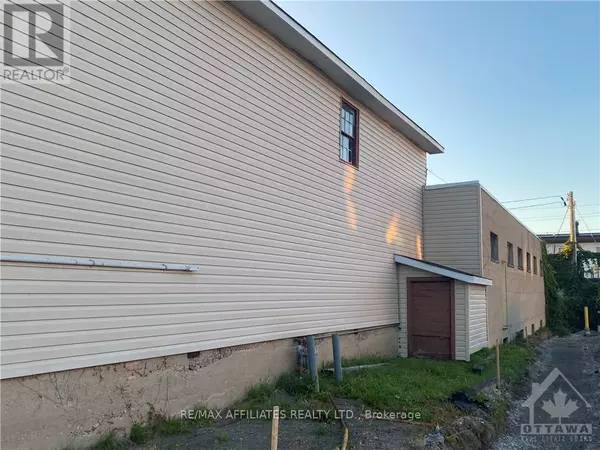 Smiths Falls, ON K7A1M8,7 WILLIAM STREET W