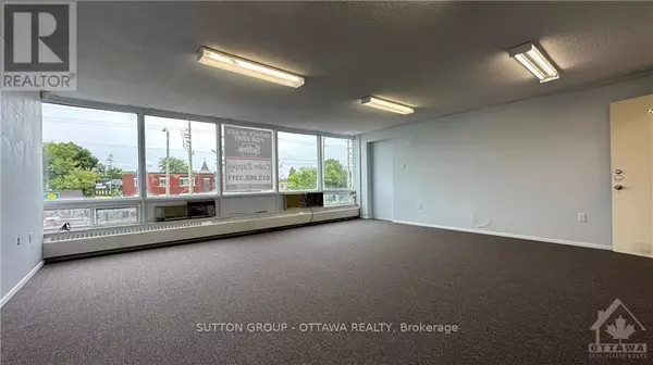 Ottawa, ON K1Z6A9,1061 MERIVALE RD #204