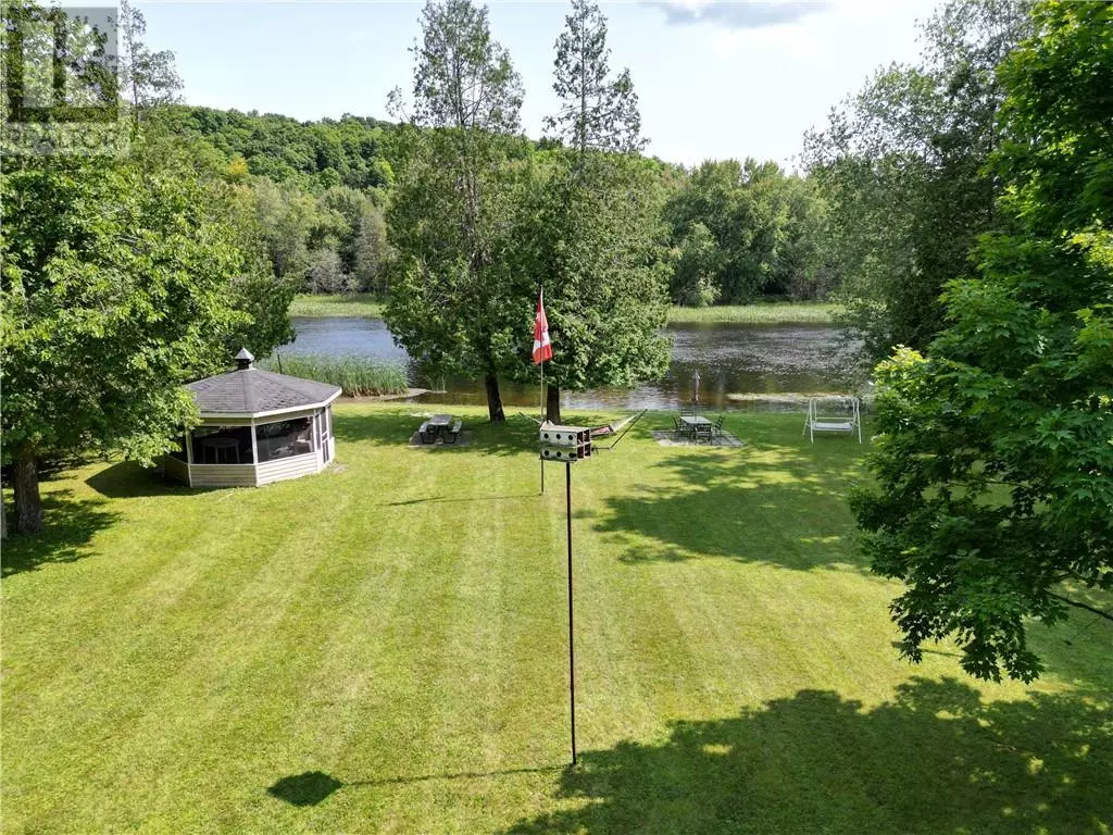 Lanark Highlands (914 - Lanark Highlands (dalhousie) Twp), ON K0G1K0,689 RIVER DRIVE