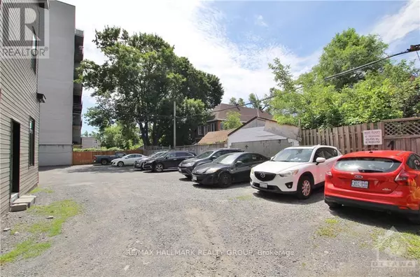Ottawa, ON K1R6H8,260,262,264 BRONSON AVENUE