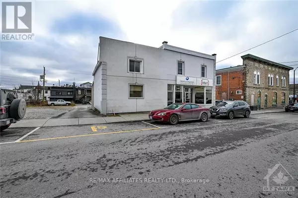 Smiths Falls, ON K7A1C1,1 WILLIAM STREET E