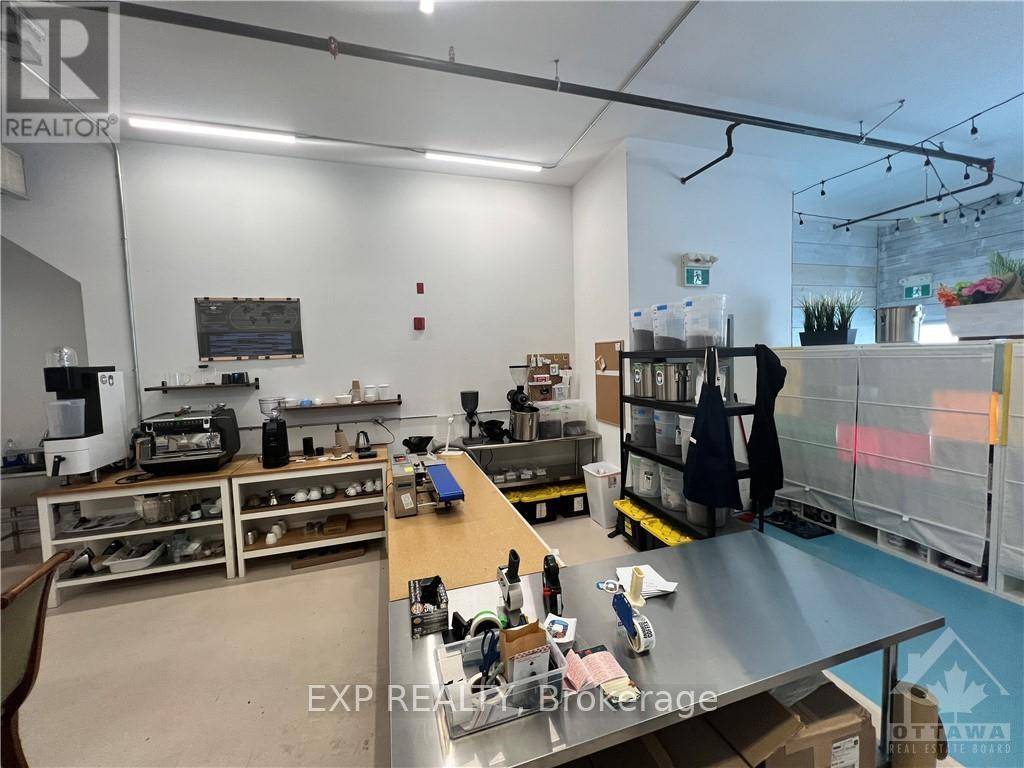 Ottawa, ON K2M2G8,65 DENZIL DOYLE CT #115