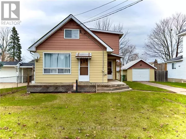 701 FISCHER STREET, Renfrew, ON K8A6K4