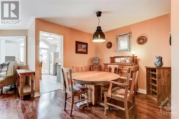 Ottawa, ON K2M2W2,130 LANDOVER CRESCENT