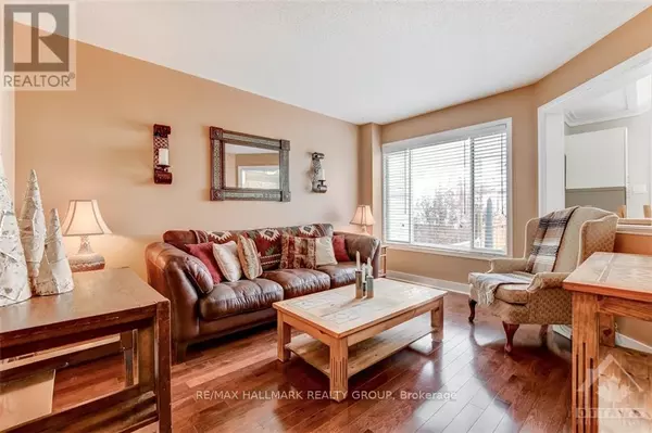 Ottawa, ON K2M2W2,130 LANDOVER CRESCENT