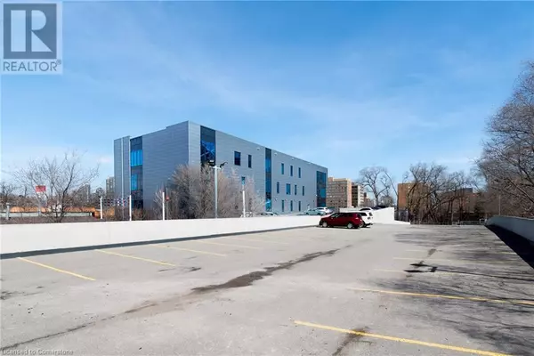 Mississauga, ON L5B1J2,250 DUNDAS Street W Unit# 308