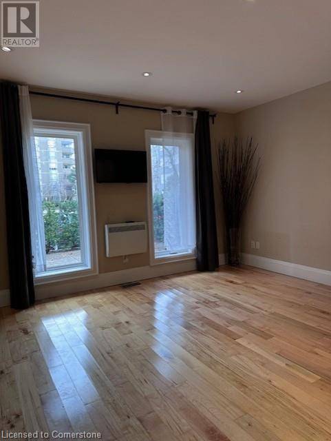 Hamilton, ON L8H1G6,58 KING ST #C