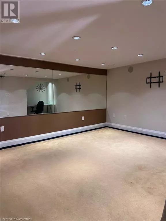 Hamilton, ON L8H1G6,58 KING ST #D