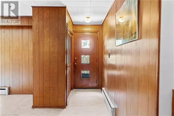 Carlisle, ON L0R1H1,1352 CENTRE Road