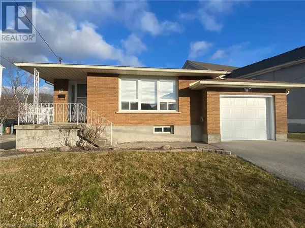 11 KAREN Avenue, St. Catharines, ON L2M5Y1